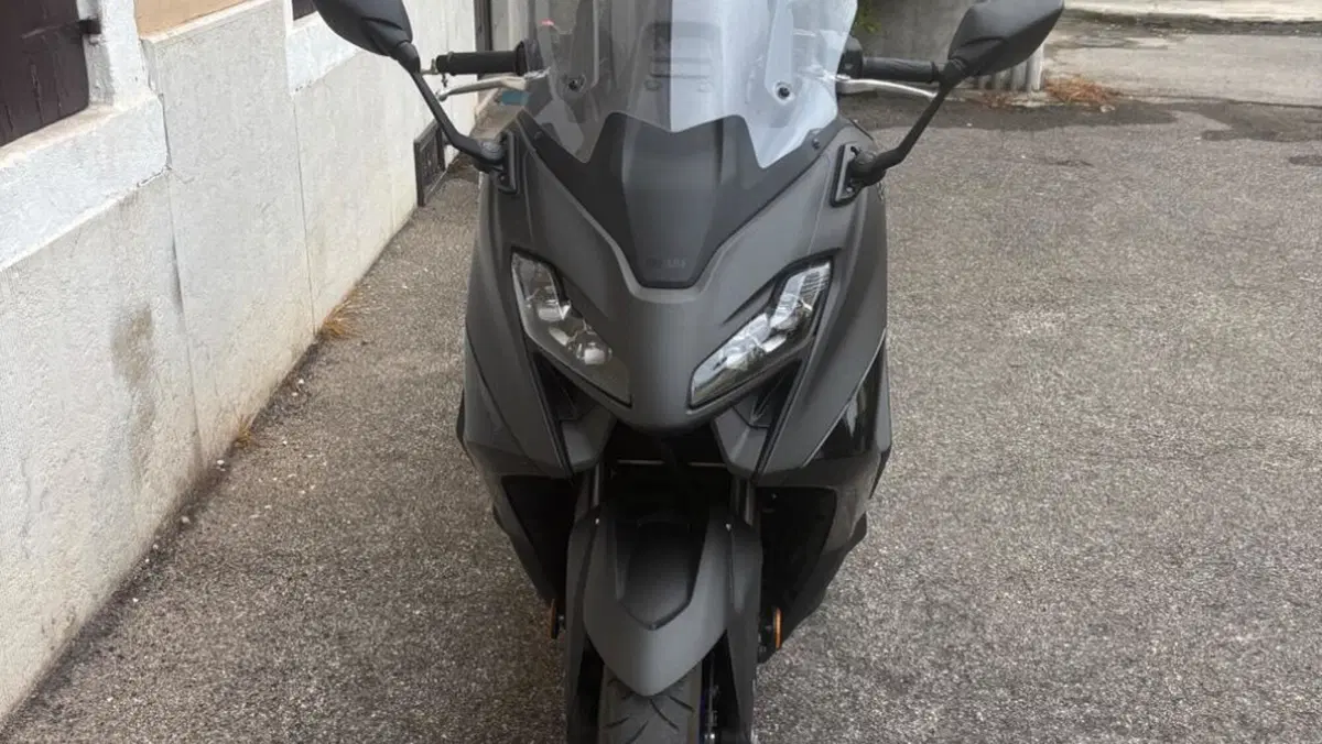 Yamaha T-Max 560 (2025 - 26)  (9)