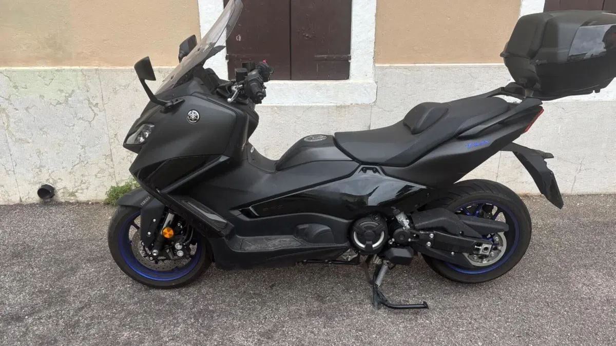 Yamaha T-Max 560 (2025 - 26)  (10)
