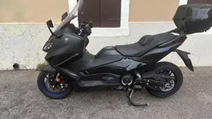 Yamaha T-Max 560 (2025 - 26)  (10)