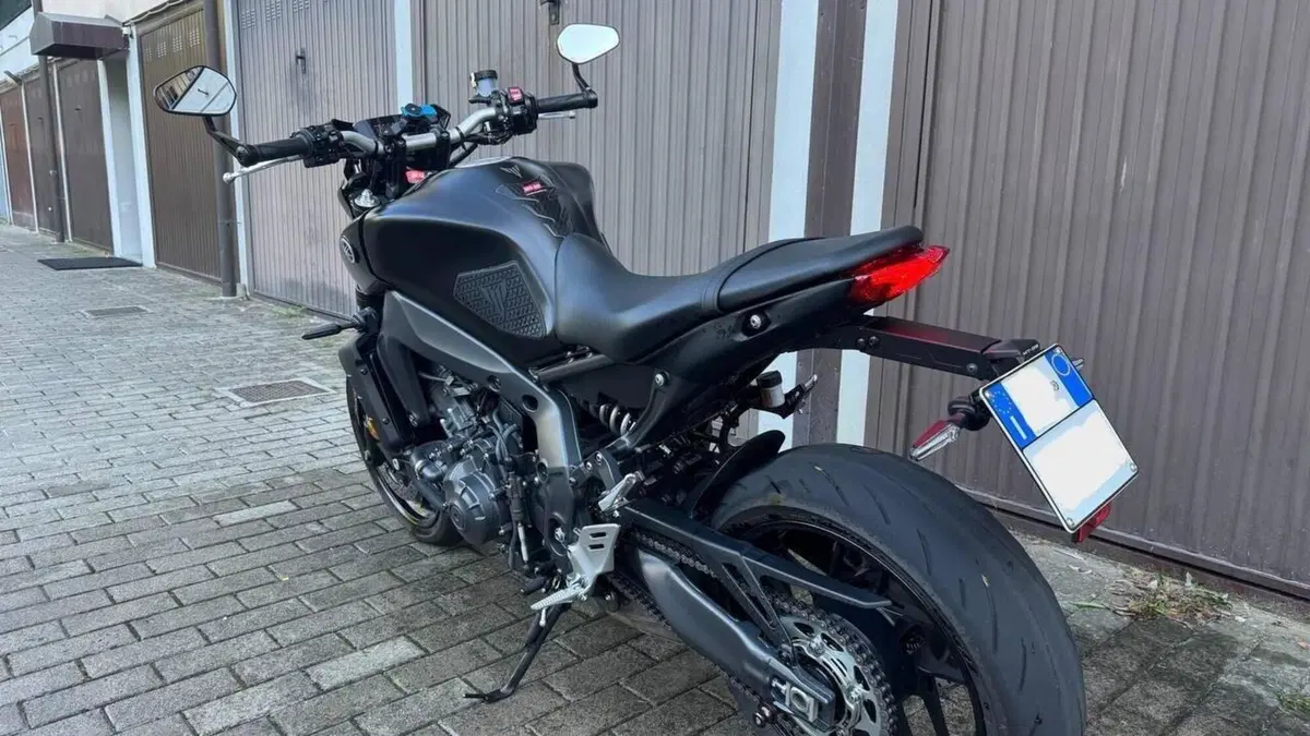 Yamaha MT-09 (2021 - 23)  (3)