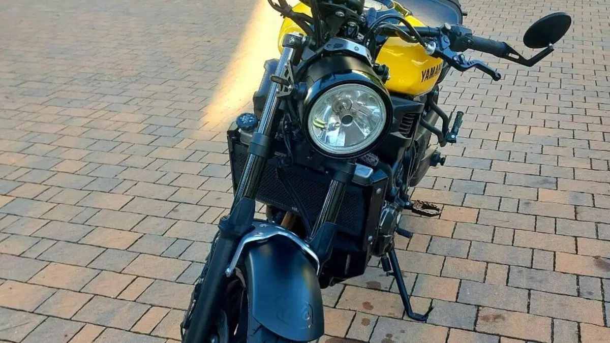 Yamaha XSR 700 ABS 60th Anniversary (2016 - 18)  (2)