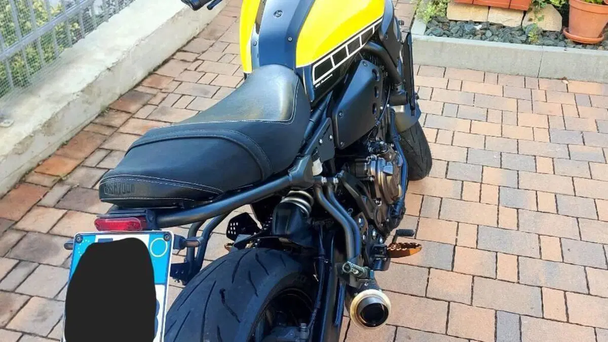 Yamaha XSR 700 ABS 60th Anniversary (2016 - 18)  (4)