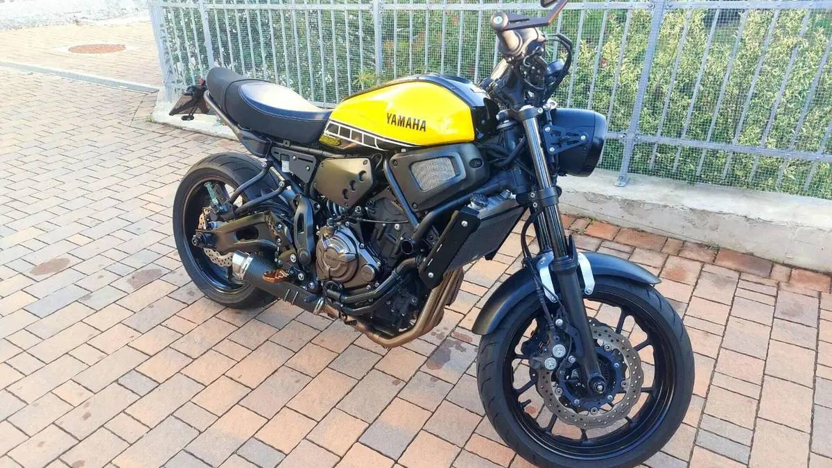 Yamaha XSR 700 ABS 60th Anniversary (2016 - 18)  (6)