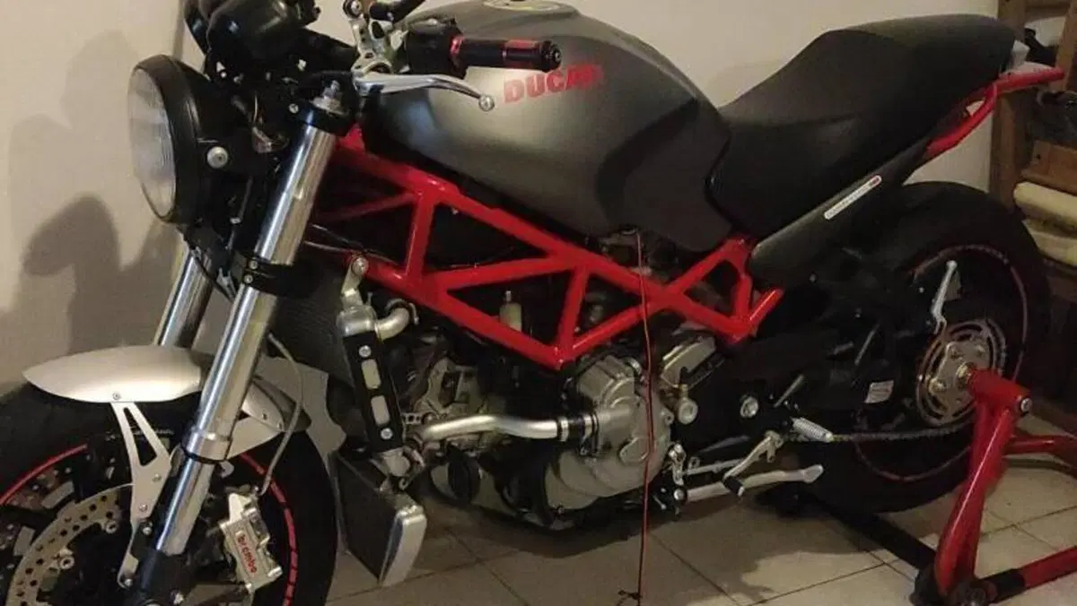 Ducati Monster S4R Testastretta  (6)