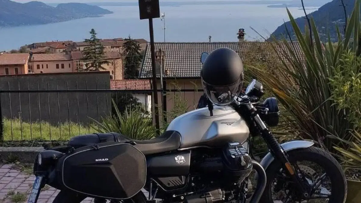 Moto Guzzi V7 Stone (2021 - 24)  (2)