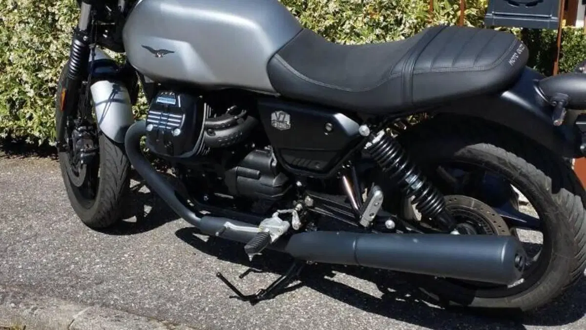Moto Guzzi V7 Stone (2021 - 24)  (5)