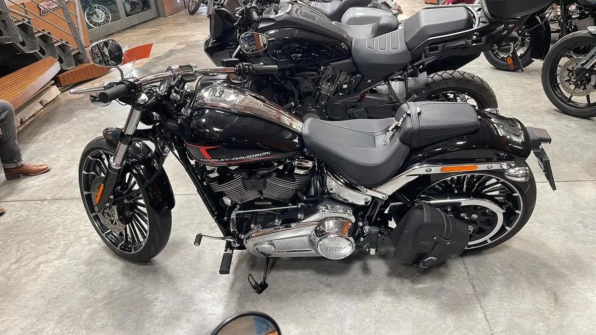 Harley-Davidson Breakout 117 (2023 - 24)  (5)