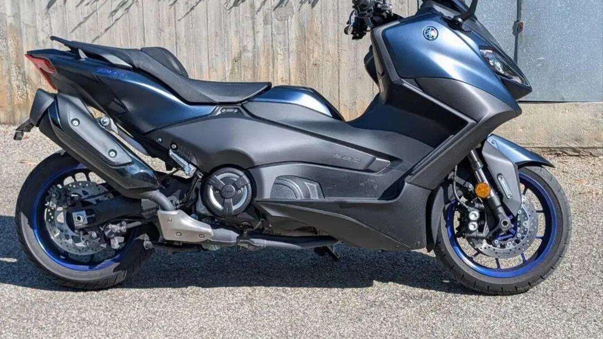 Yamaha T-Max 560 (2022 - 24)  (2)