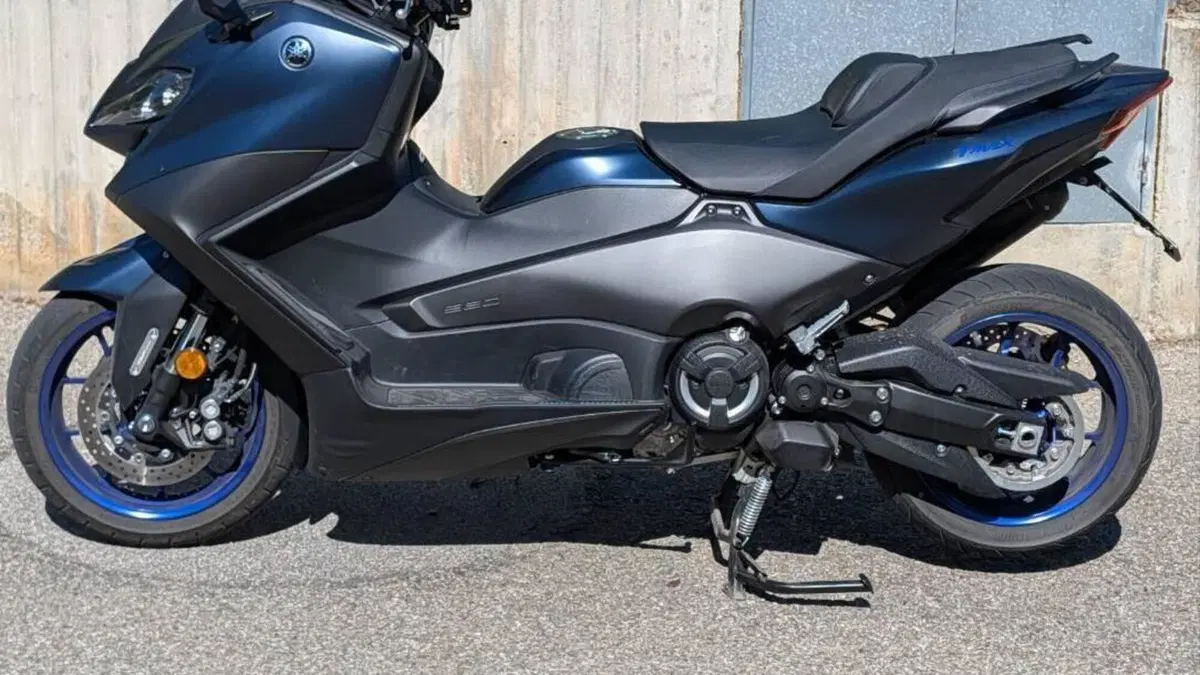 Yamaha T-Max 560 (2022 - 24)  (3)