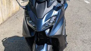Yamaha T-Max 560 (2022 - 24)  (4)