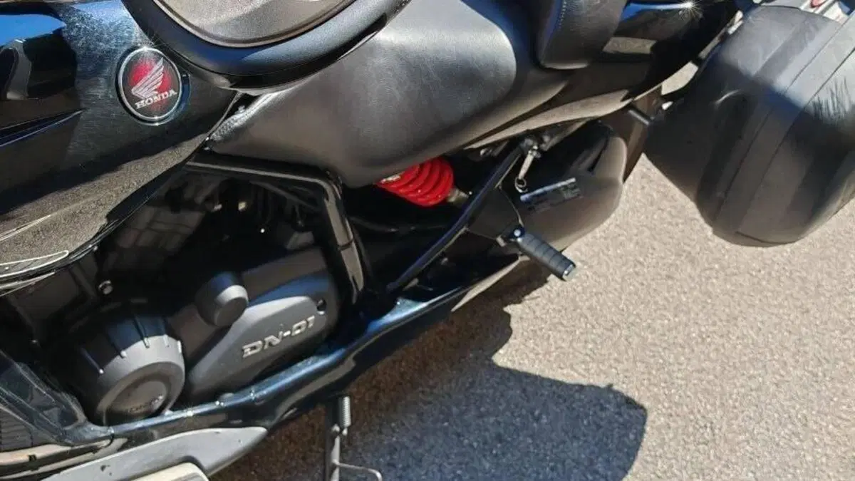 Honda DN-01  (2)