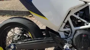Husqvarna 701 Supermoto (2017 - 19)  (5)