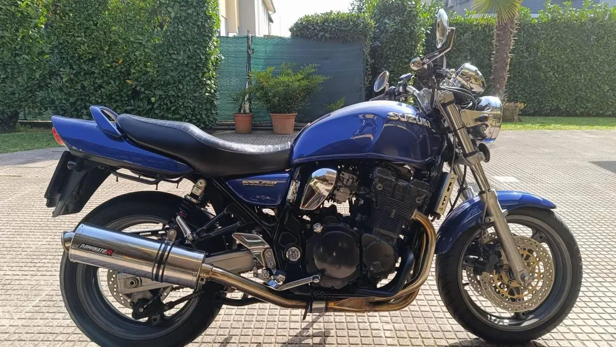 Suzuki GSX 750 (1998 - 03)  (2)