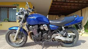 Suzuki GSX 750 (1998 - 03)  (6)