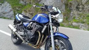 Suzuki GSX 750 (1998 - 03)  (12)