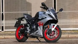 Suzuki GSX-8R (2024 - 26)  (2)