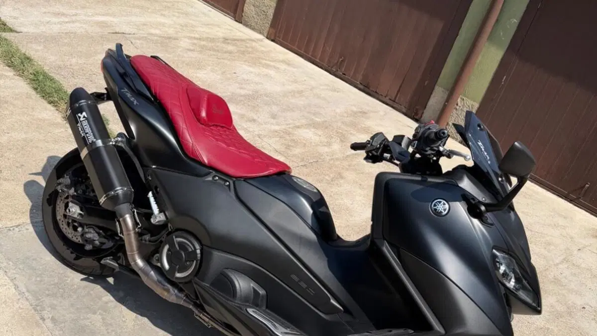 Yamaha T-Max 560 (2022 - 24)  (3)