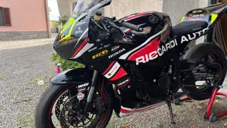 Honda CBR 600 RR (2007 - 08) usata