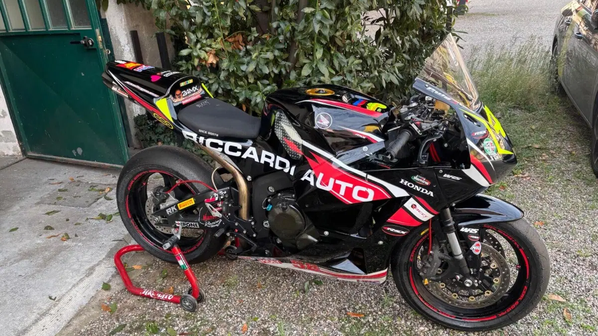 Honda CBR 600 RR (2007 - 08)  (4)