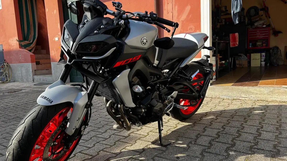 Yamaha MT-09 (2017 - 20)  (3)