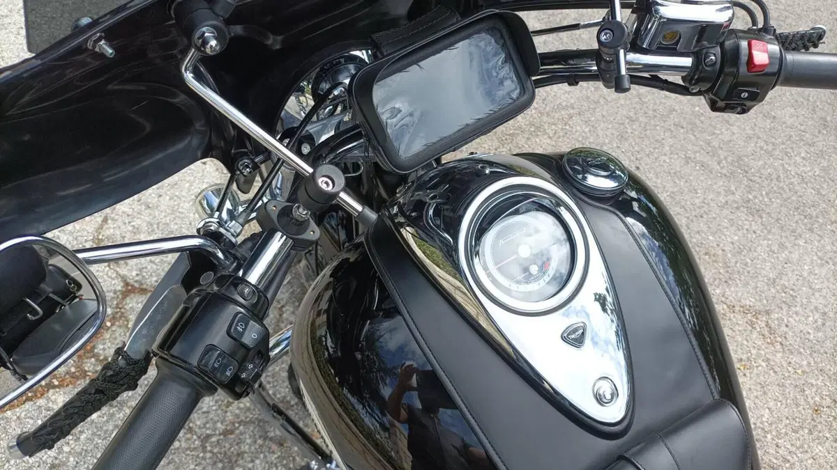 Triumph Thunderbird 1600 ABS  (5)