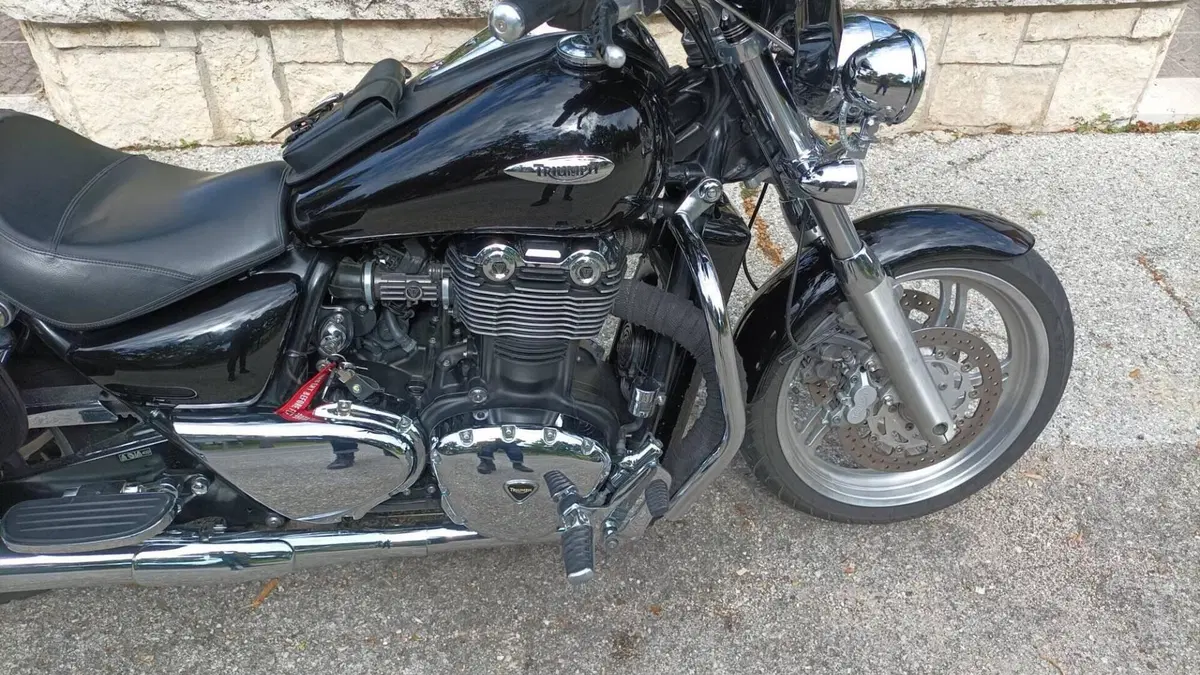 Triumph Thunderbird 1600 ABS  (10)