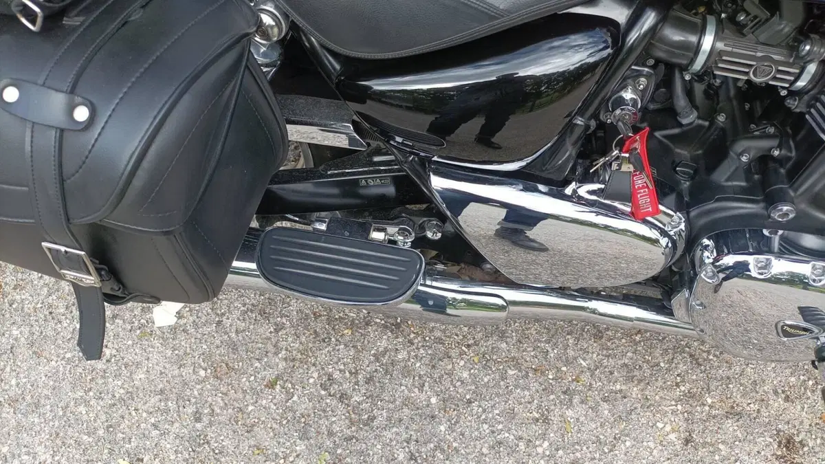 Triumph Thunderbird 1600 ABS  (11)