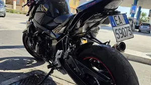Suzuki GSR 750 (2010 - 15)  (3)