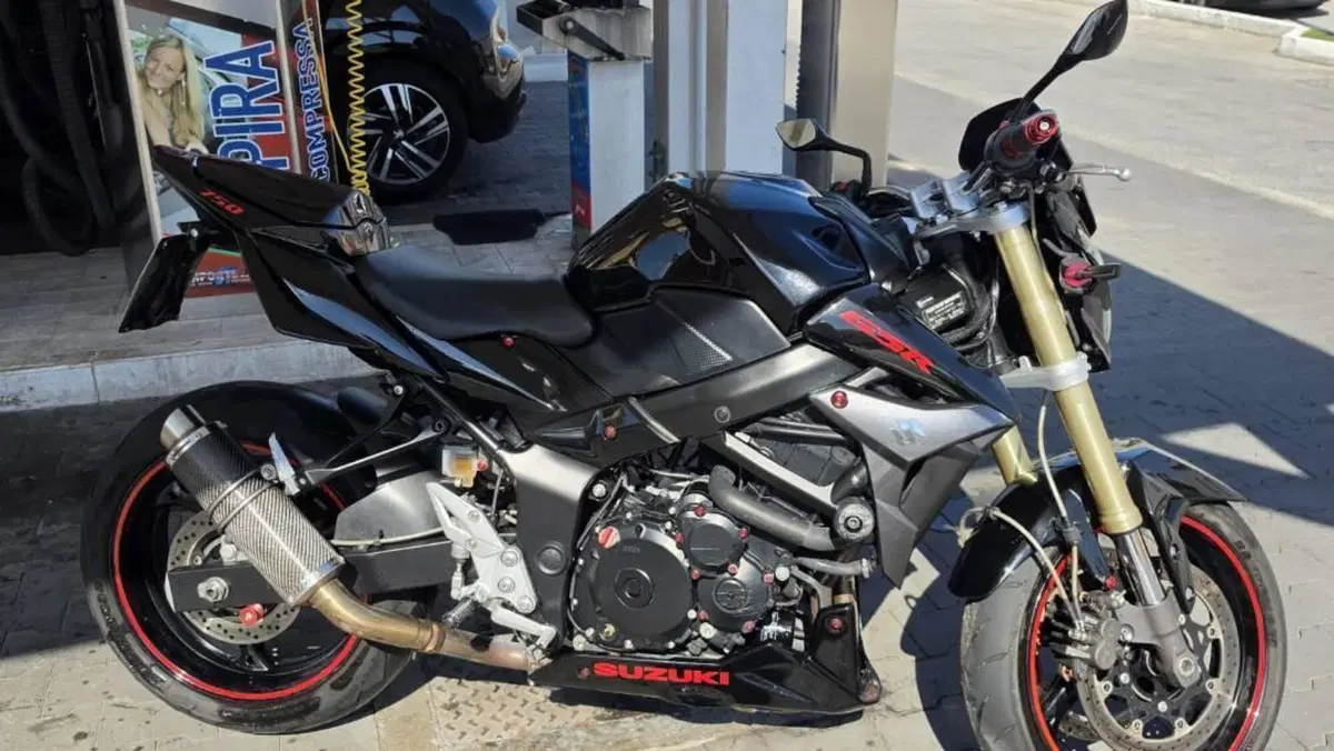 Suzuki GSR 750 (2010 - 15)  (6)