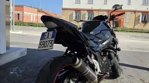 Suzuki GSR 750 (2010 - 15)  (7)