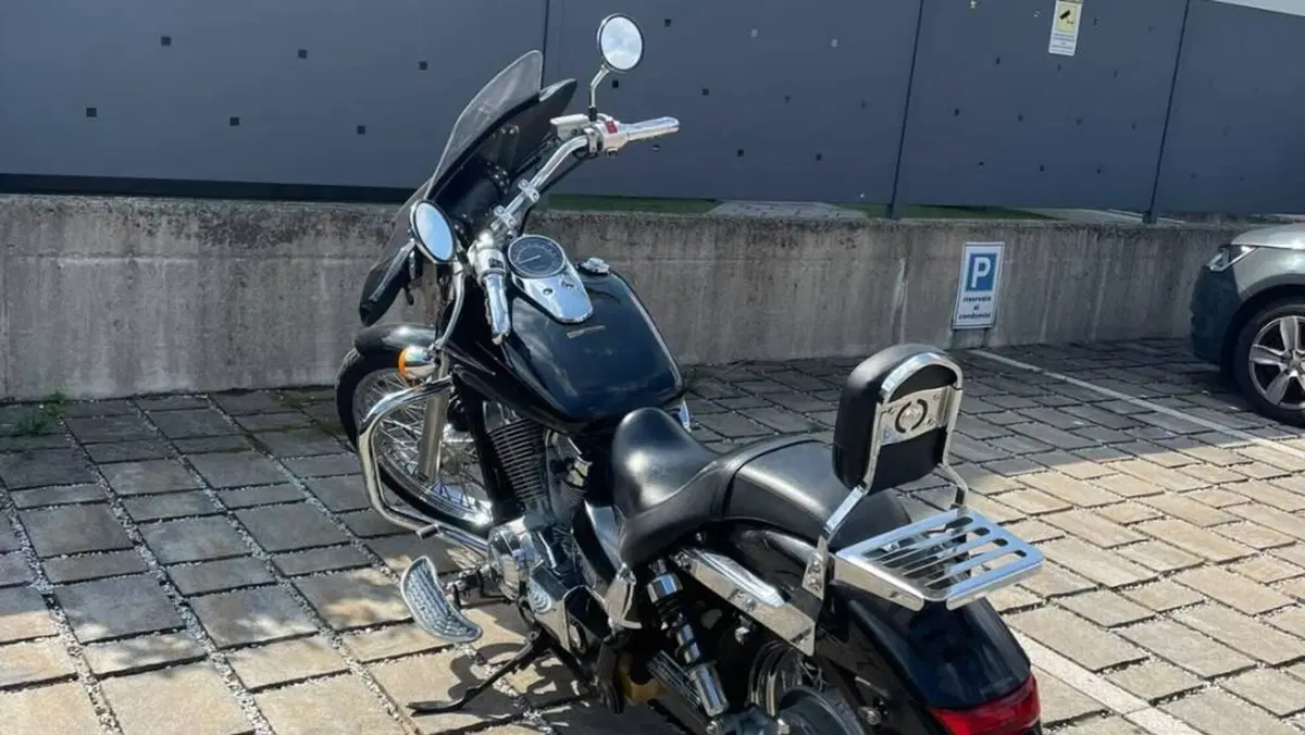 Honda VT 750 Shadow Spirit  (2)