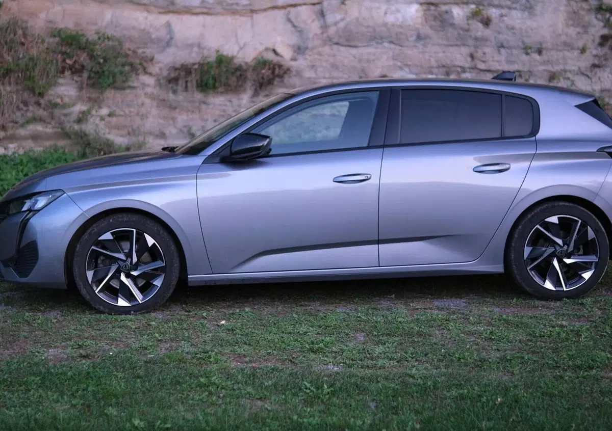 Peugeot 308 BlueHDi 130 S&S EAT8 Allure Pack (2)