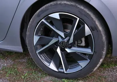 Peugeot 308 BlueHDi 130 S&S EAT8 Allure Pack (6)