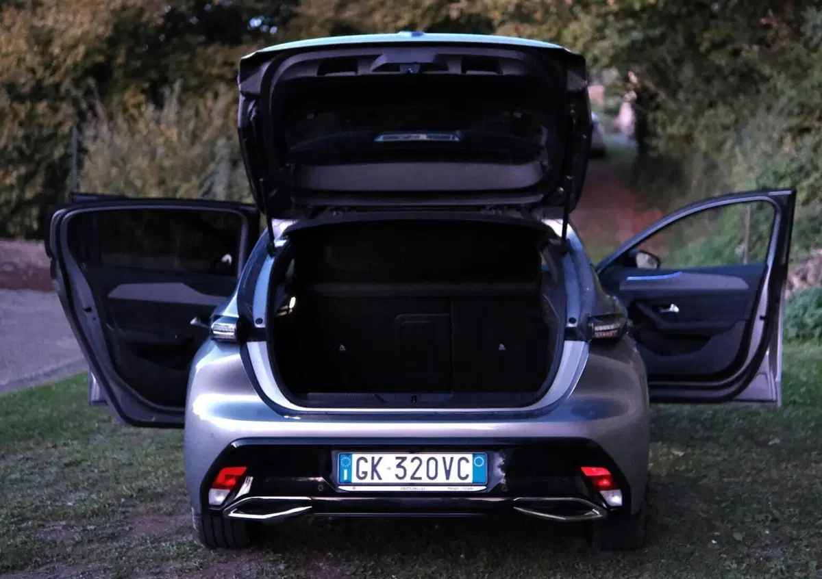 Peugeot 308 BlueHDi 130 S&S EAT8 Allure Pack (16)