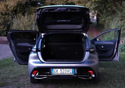 Peugeot 308 BlueHDi 130 S&S EAT8 Allure Pack (16)