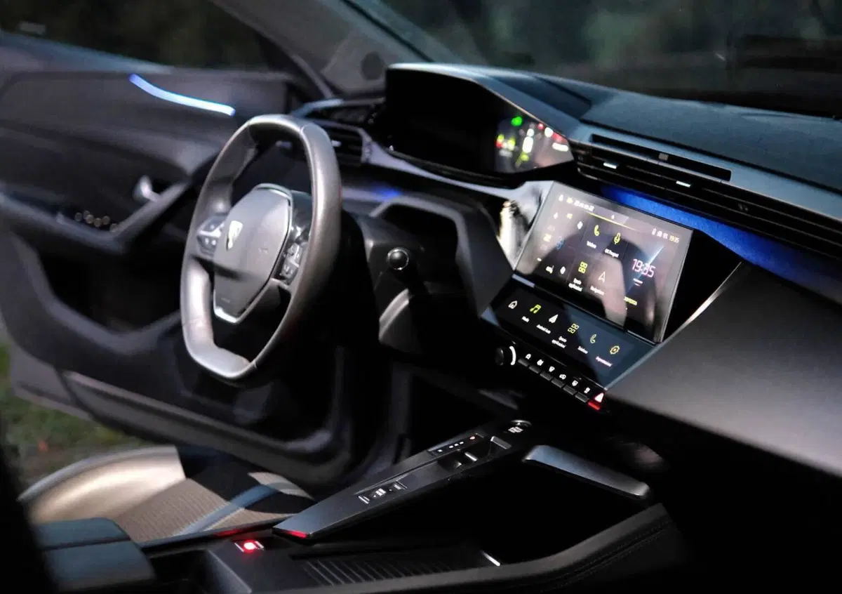 Peugeot 308 BlueHDi 130 S&S EAT8 Allure Pack (20)