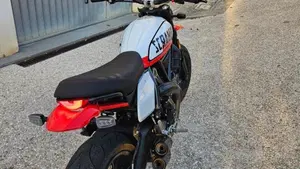 Ducati Scrambler 800 Urban Motard (2022)  (2)