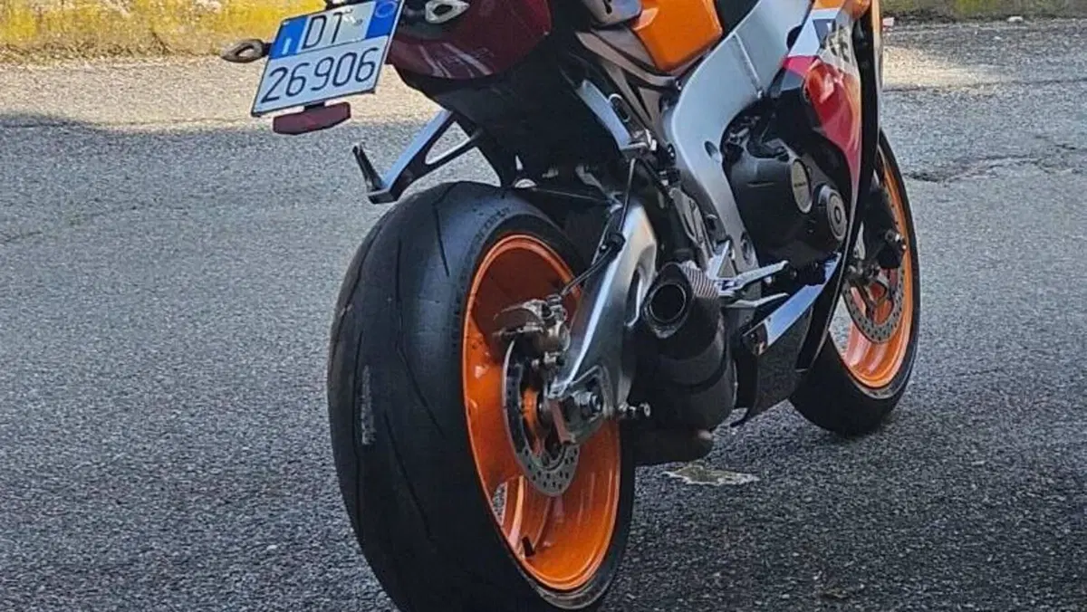 Honda CBR 1000 RR Fireblade (2008 - 11)  (5)
