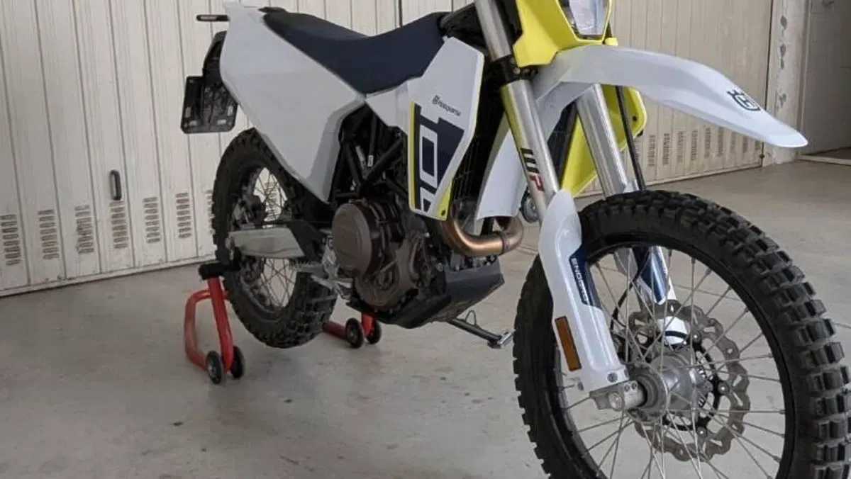 Husqvarna 701 Enduro (2026)  (2)