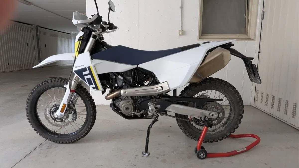 Husqvarna 701 Enduro (2026)  (3)