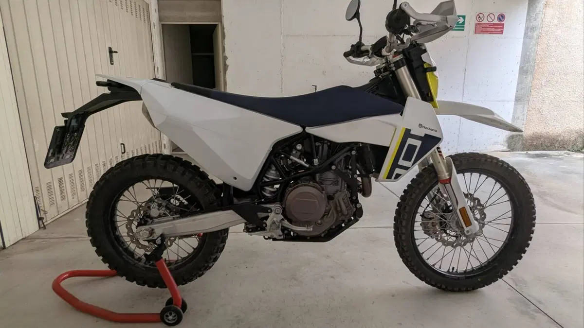 Husqvarna 701 Enduro (2026)  (4)