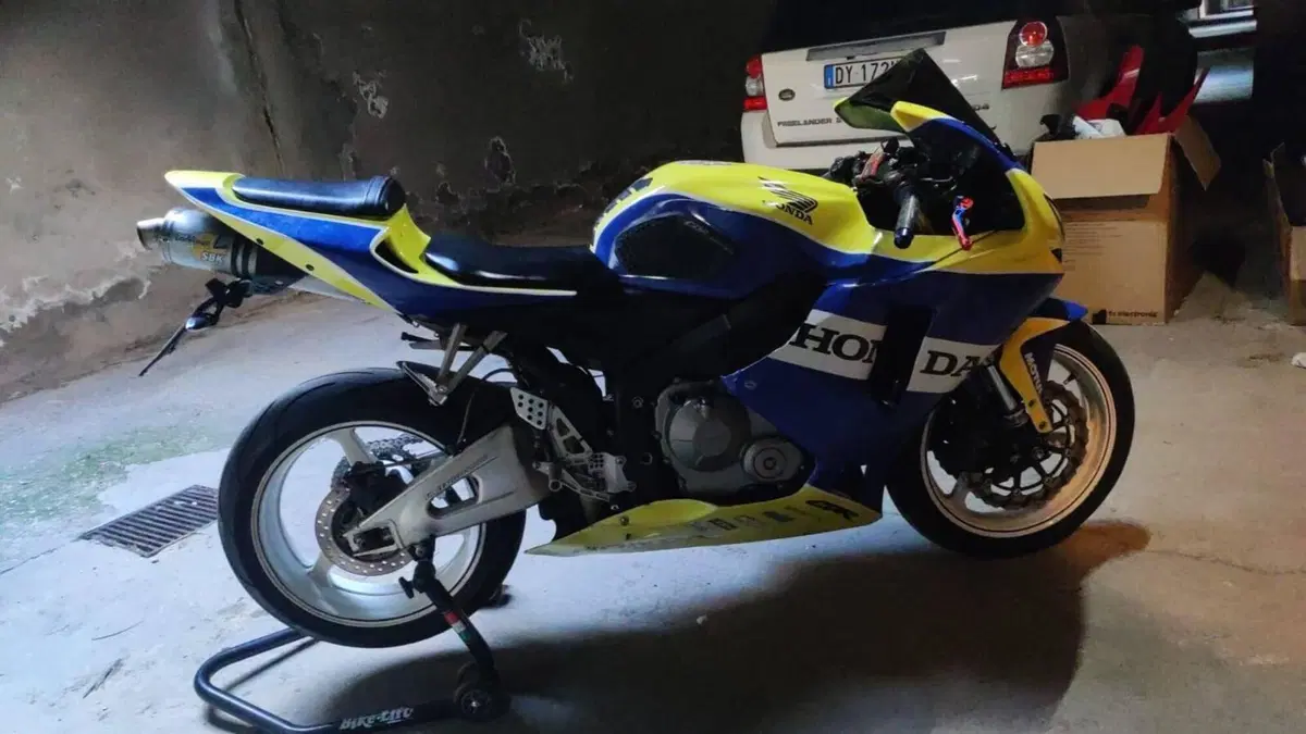 Honda CBR 600 RR (2005 - 06)  (4)