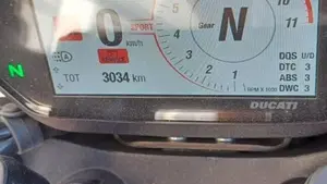 Ducati Hypermotard 950 RVE (2022 - 25)  (3)