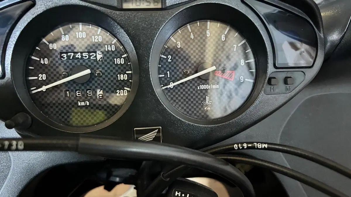 Honda Deauville 650 (2002 - 05)  (8)