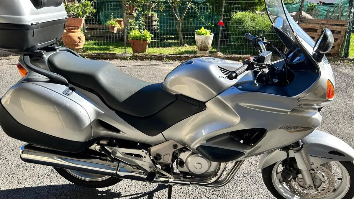 Honda Deauville 650 (2002 - 05)  (13)