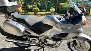 Honda Deauville 650 (2002 - 05)  (13)