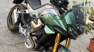Moto Guzzi V100 Mandello S (2022 - 24)  (2)