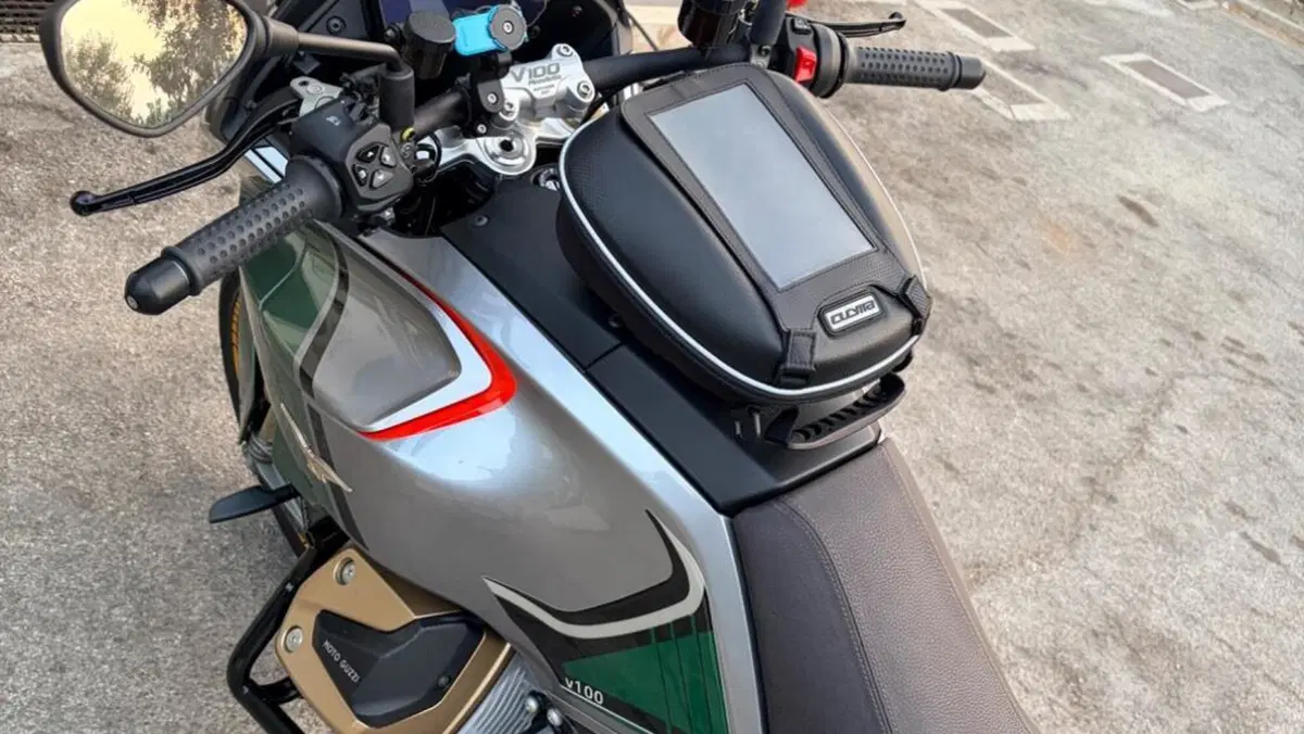 Moto Guzzi V100 Mandello S (2022 - 24)  (3)