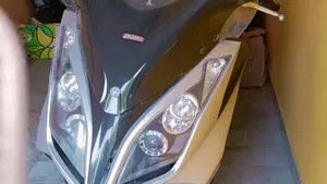 Kymco Downtown 300i (2009 - 17) 