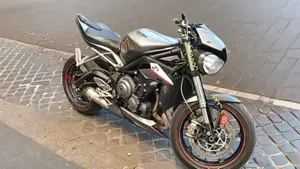 Triumph Street Triple RS (2017 - 19)  (4)